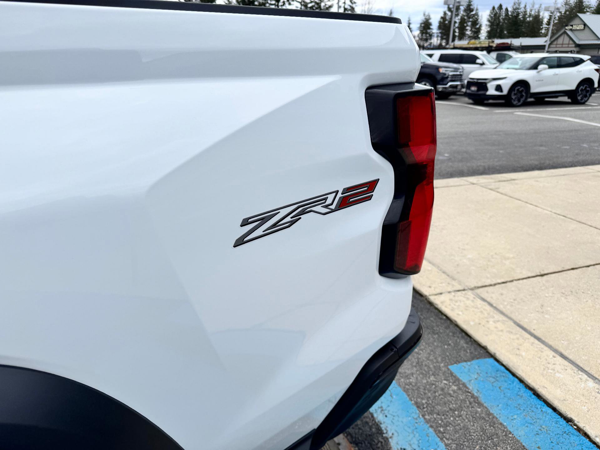 Used 2024 Chevrolet Colorado ZR2 w/ ZR2 Convenience Package III image 39