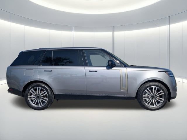 New 2026 Land Rover Range Rover Long Wheelbase SE image 4