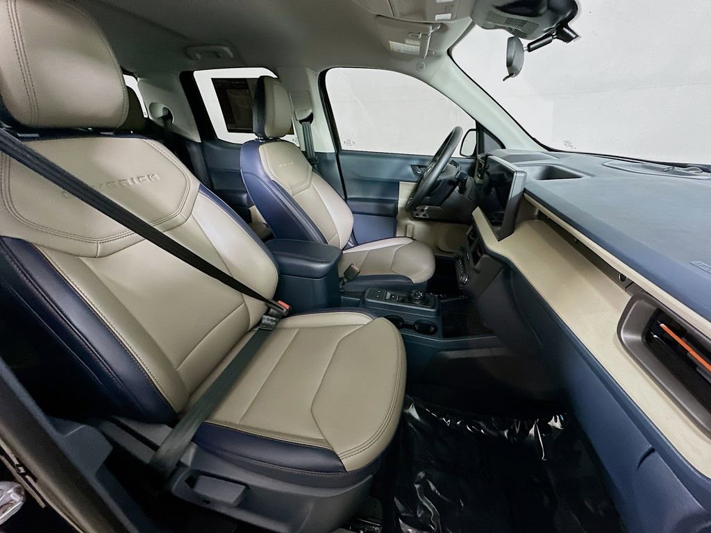 Used 2025 Ford Maverick Lariat AWD/4WD image 12