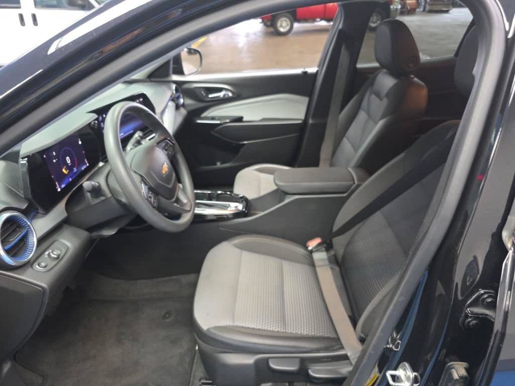 Certified 2024 Chevrolet Trax LT FWD image 17