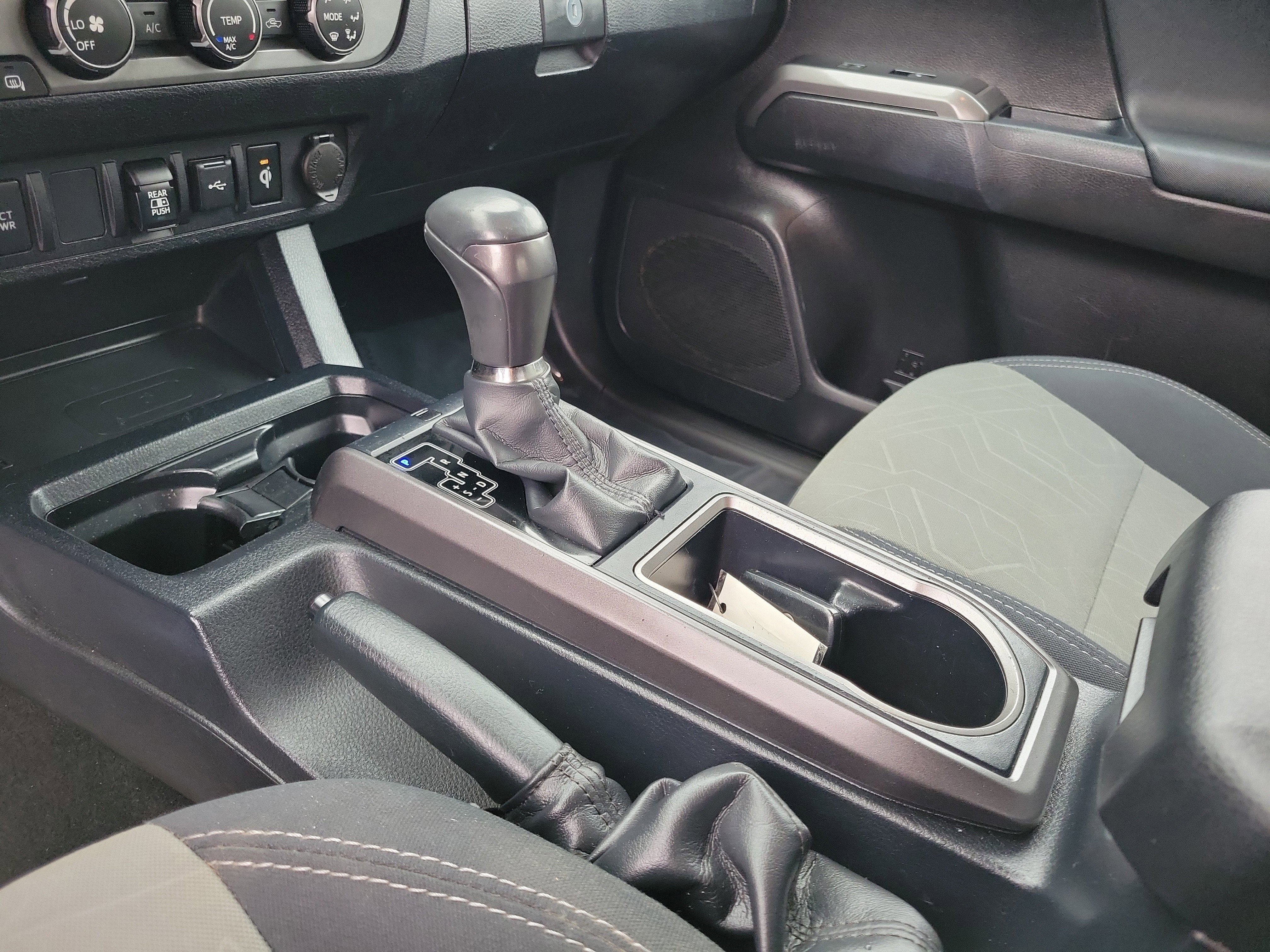 Used 2020 Toyota Tacoma TRD Sport image 29