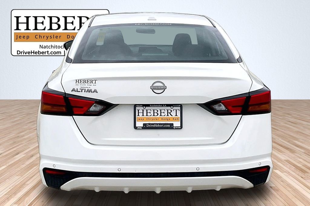 Used 2025 Nissan Altima 2.5 SV image 4