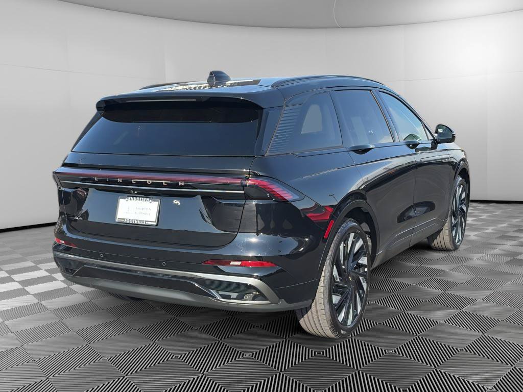 New 2026 Lincoln Nautilus Reserve w/ Jet Appearance Package AWD/4WD image 7