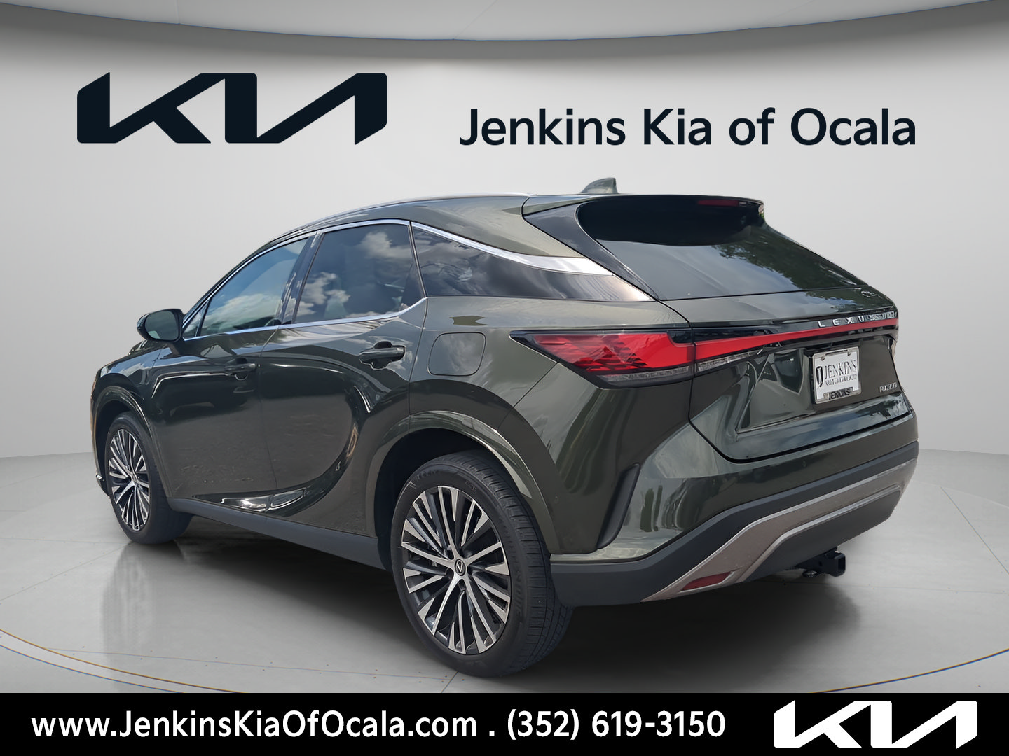 Used 2023 Lexus RX 350 Premium Plus w/ Cold Area Package FWD image 5