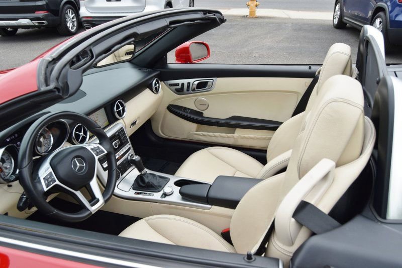 Used 2012 Mercedes-Benz SLK 350 image 35