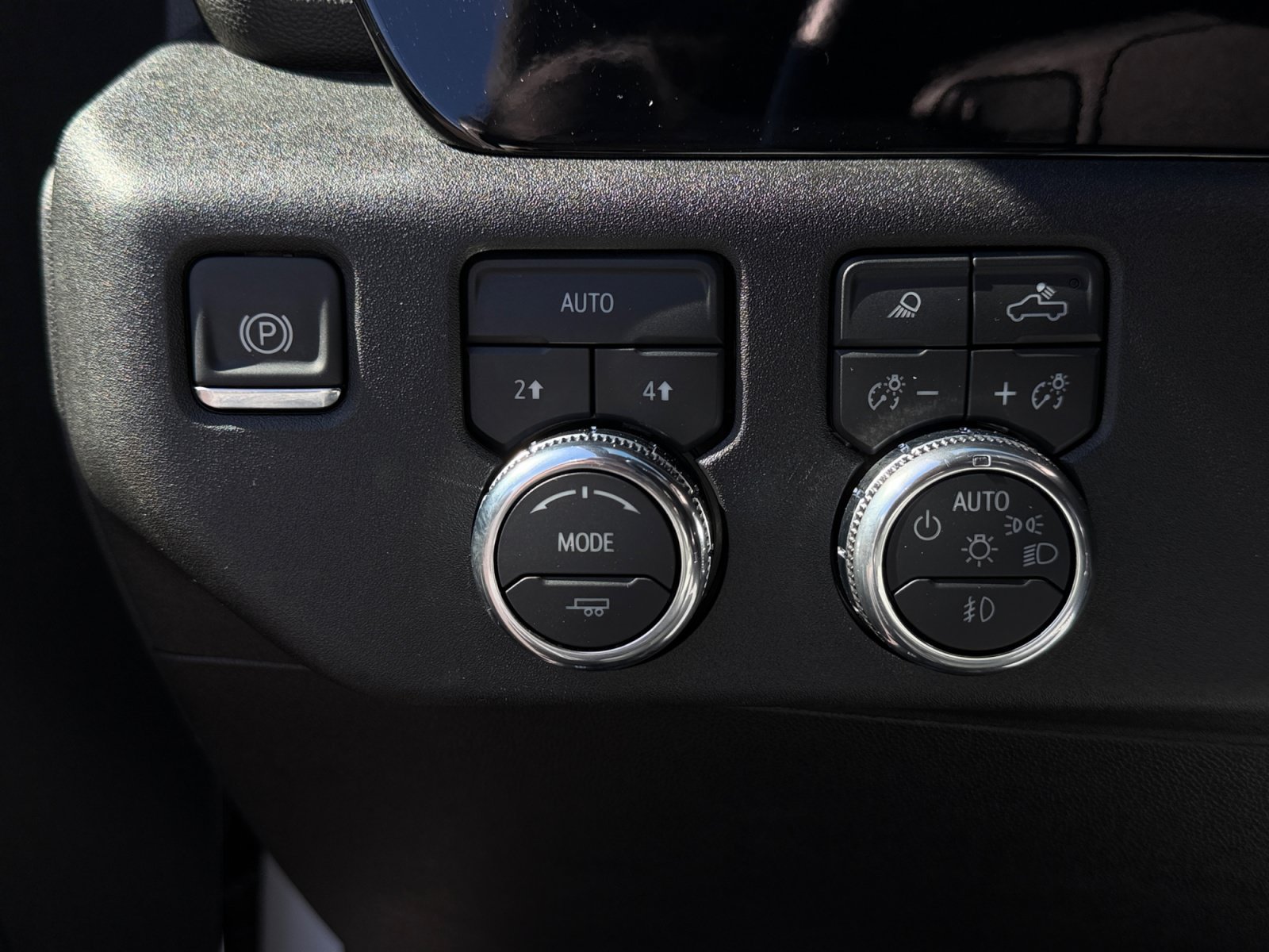Used 2025 GMC Sierra 1500 SLT AWD/4WD image 31