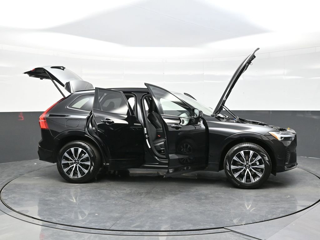 Used 2025 Volvo XC60 B5 Plus w/ Climate Package AWD/4WD image 45