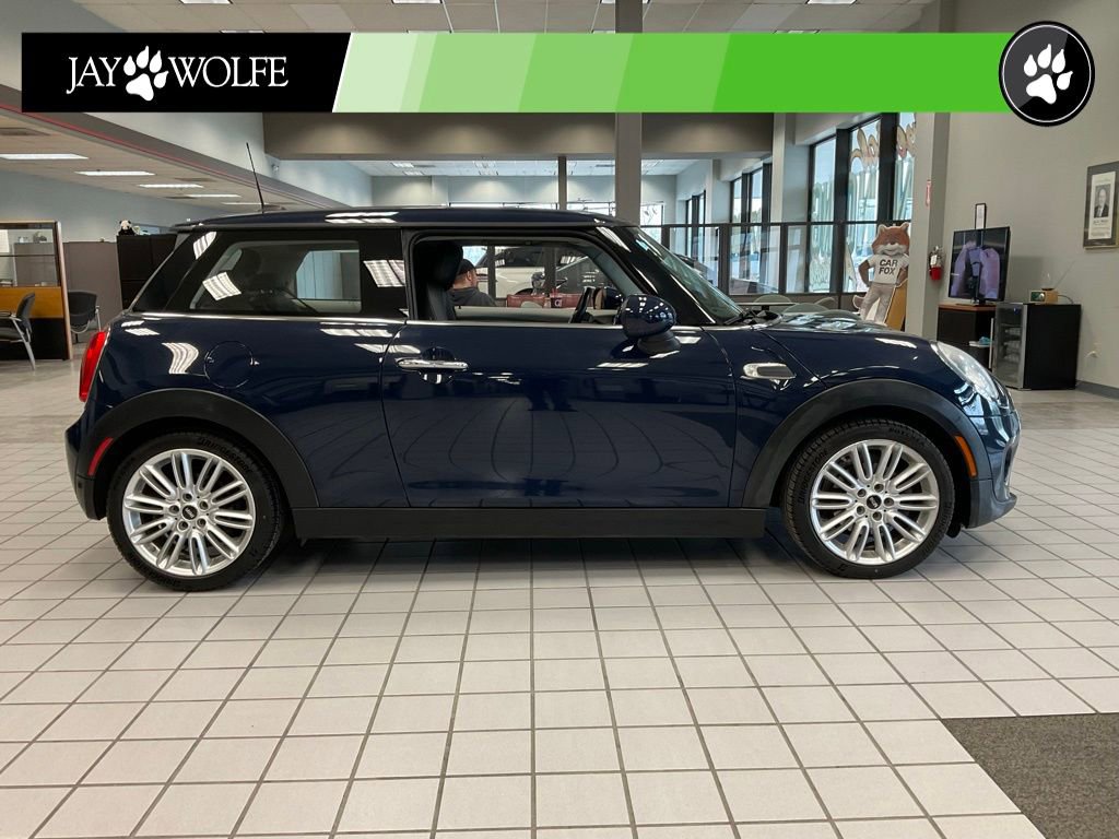 Used 2015 MINI Cooper 2-Door Hardtop image 6