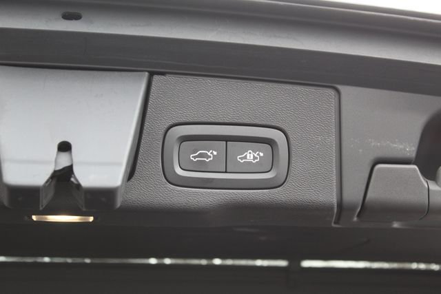 Used 2020 Volvo XC60 T6 Inscription w/ Protection Package AWD/4WD image 6