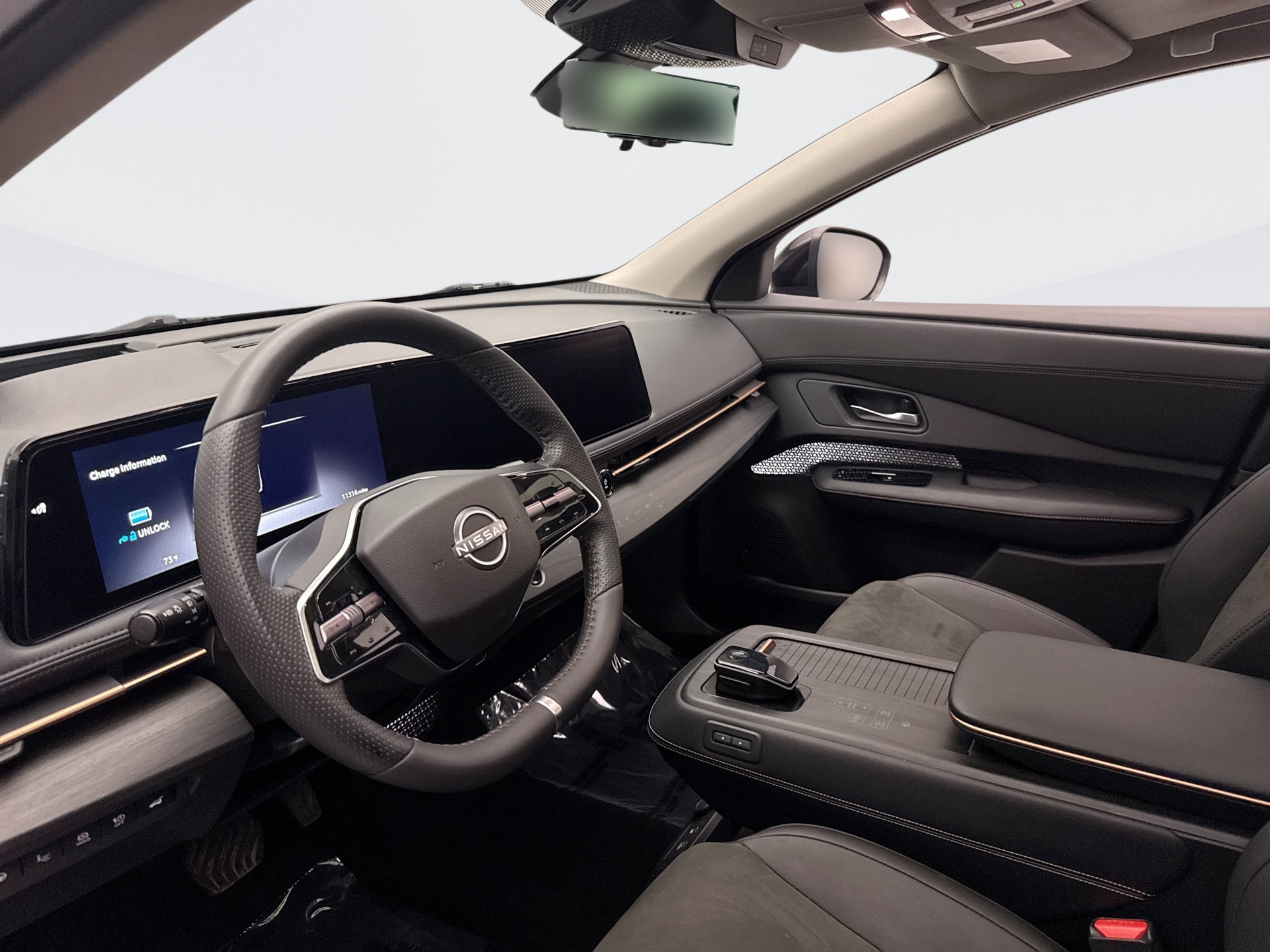 Used 2024 Nissan Ariya AWD image 10