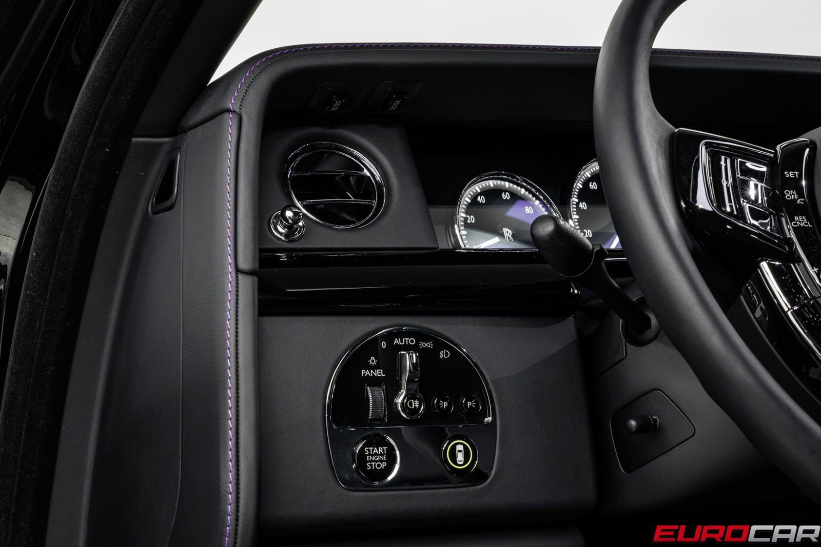 Used 2024 Rolls-Royce Phantom Sedan image 27