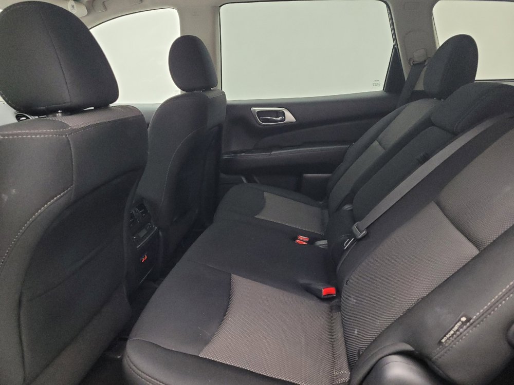 Used 2020 Nissan Pathfinder S AWD/4WD image 18