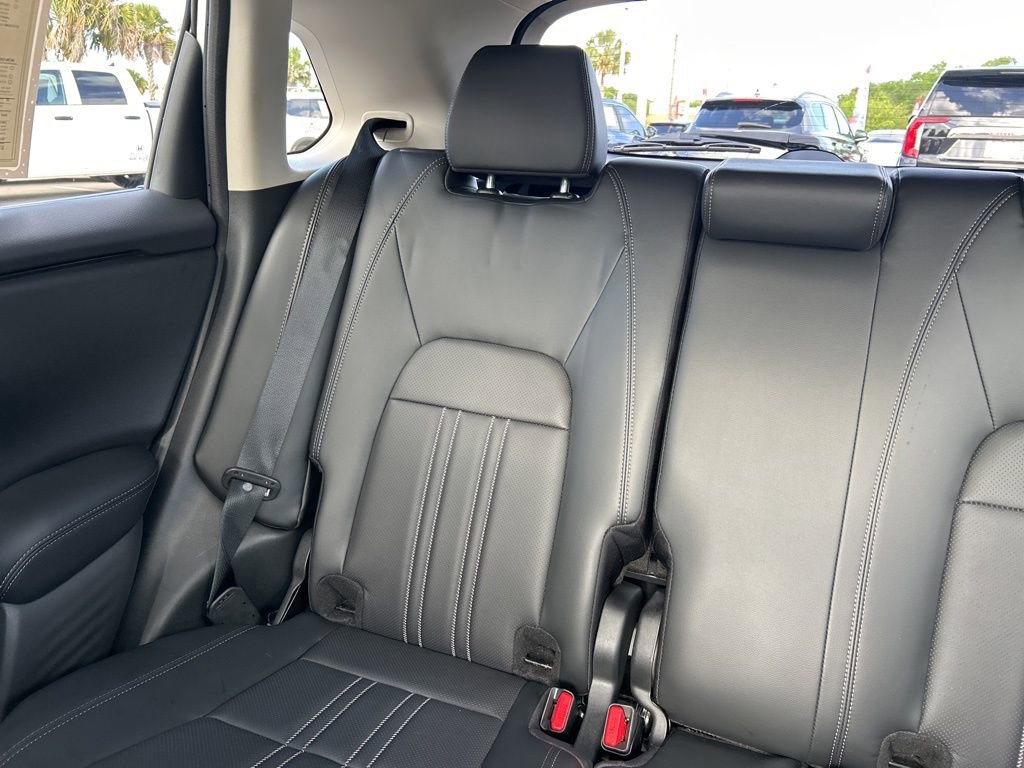 Used 2023 Honda HR-V EX-L image 12