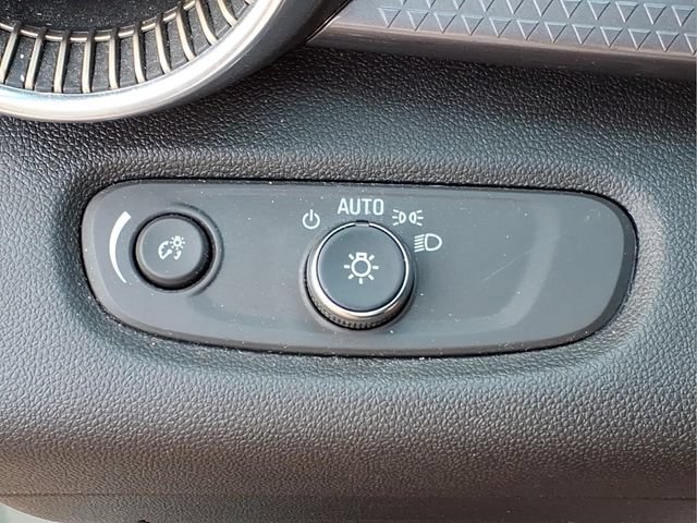 Used 2025 Chevrolet Trax ACTIV w/ Driver Confidence Package FWD image 17