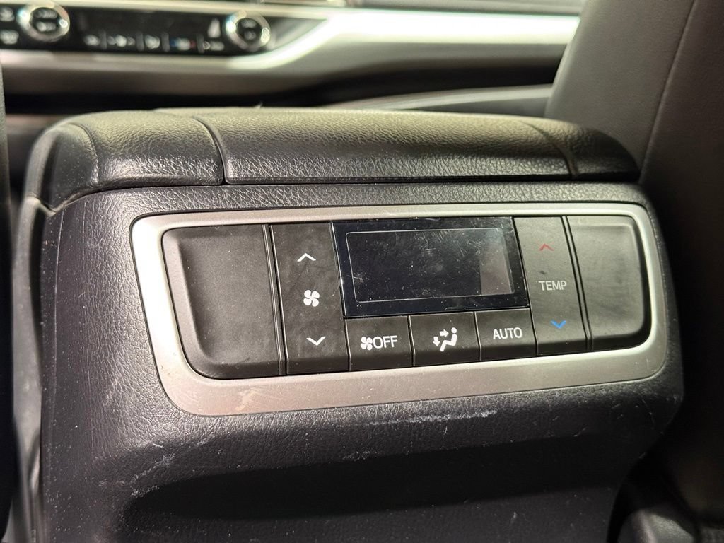 Certified 2019 Toyota Highlander XLE AWD/4WD image 22