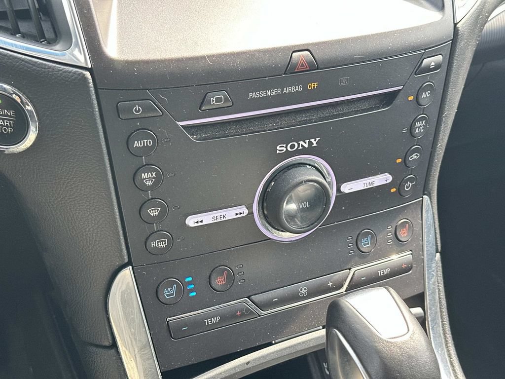Used 2015 Ford Edge Titanium w/ Equipment Group 302A AWD/4WD image 31