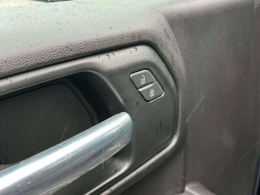 Used 2020 Chevrolet Silverado 1500 Custom Trail Boss w/ Custom Convenience Package image 14