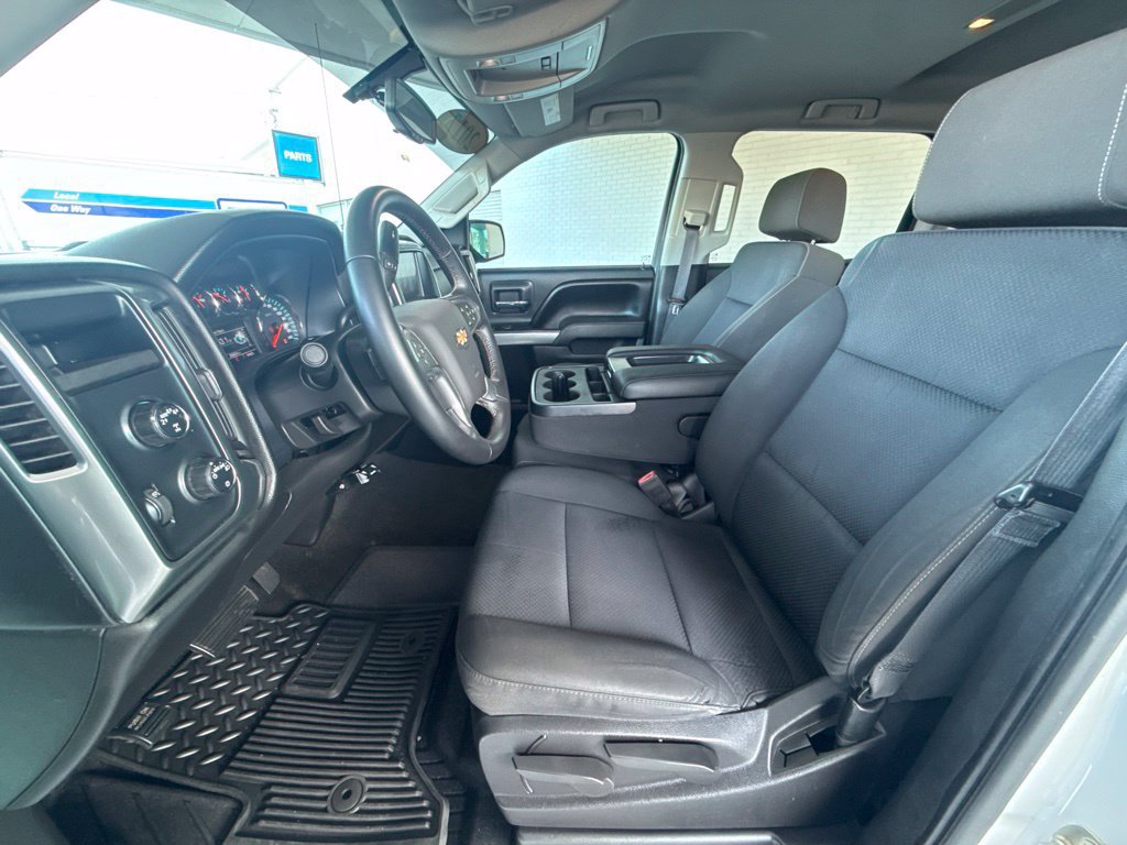 Used 2017 Chevrolet Silverado 1500 LT AWD/4WD image 30