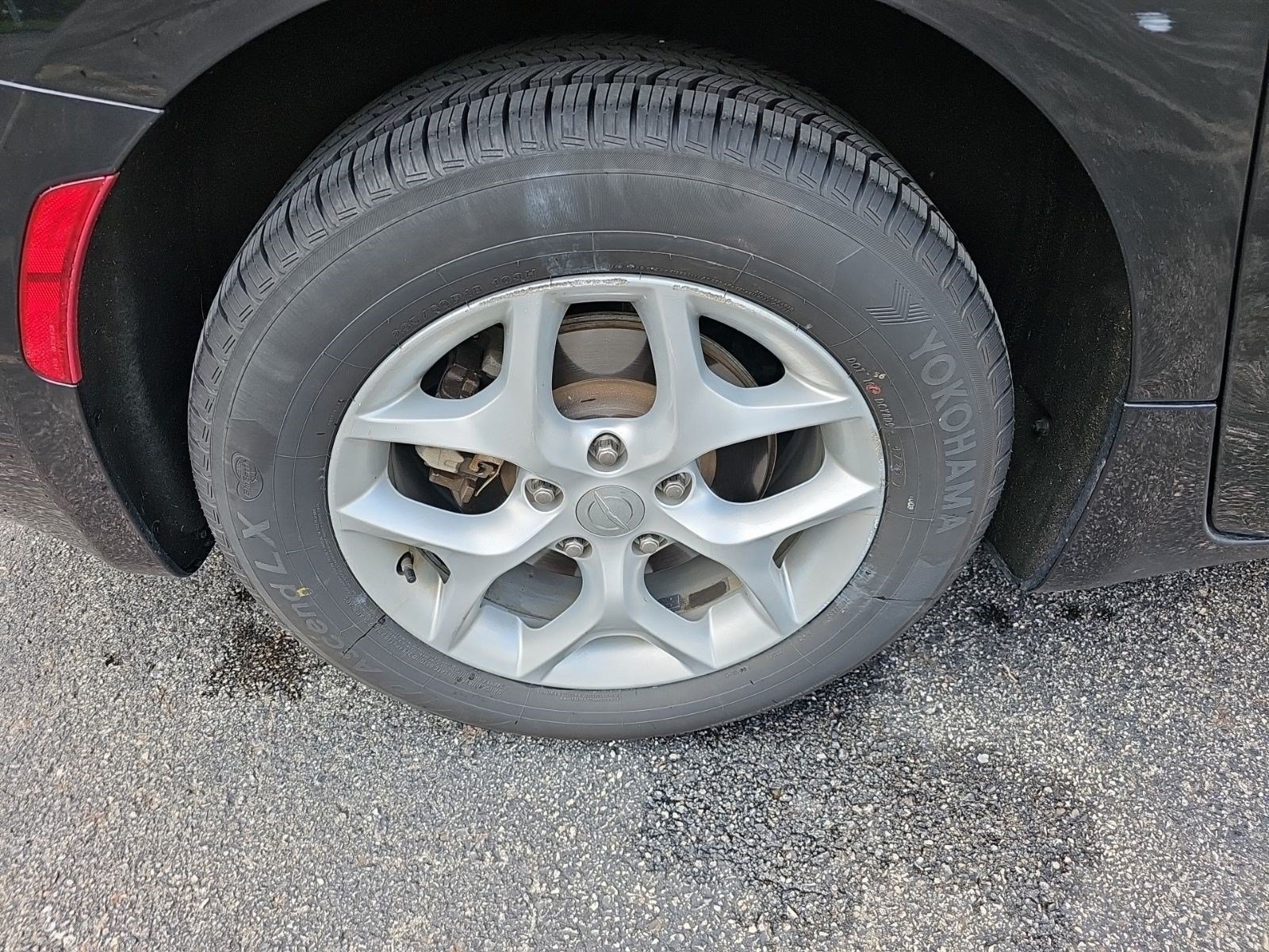 Used 2017 Chrysler Pacifica Touring-L w/ Tire & Wheel Group FWD image 8