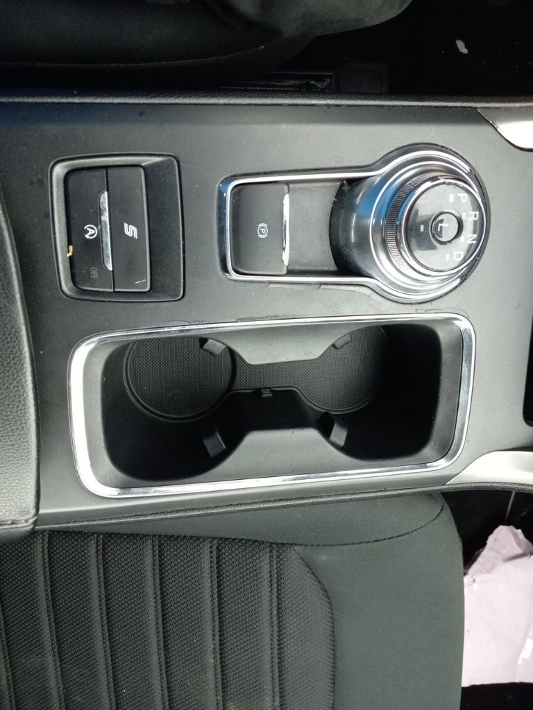 Used 2020 Ford Fusion SE FWD image 35
