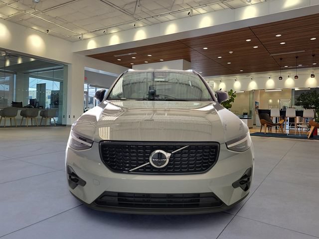 New 2026 Volvo XC40 B5 Plus w/ Protection Package Premier AWD/4WD image 8