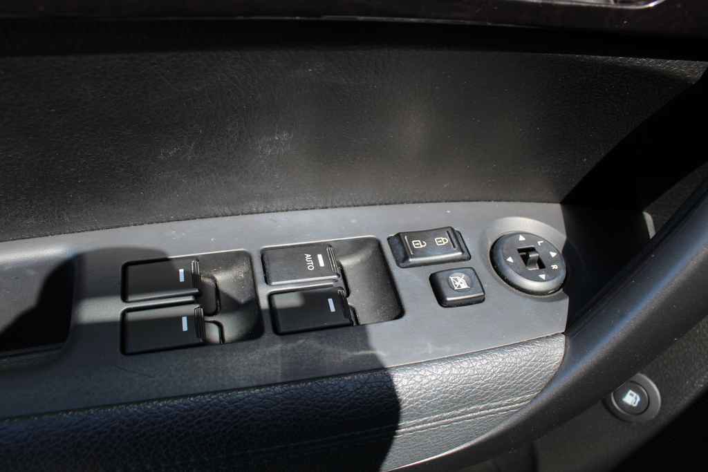 Used 2014 Kia Sorento LX image 11