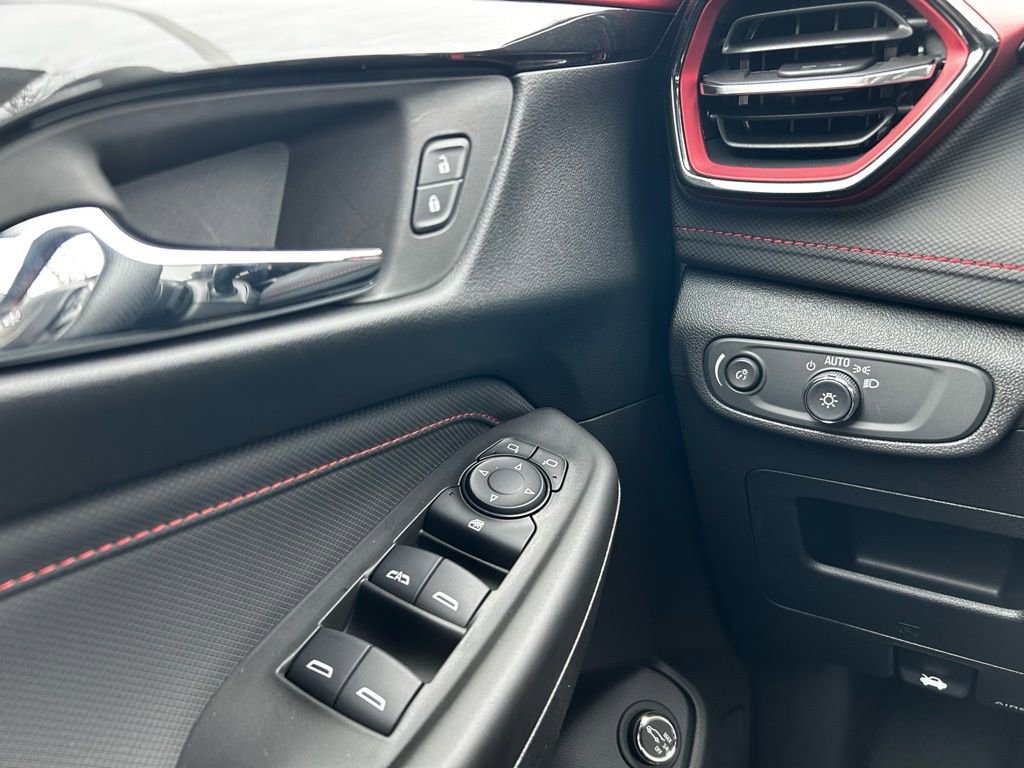 Used 2026 Chevrolet TrailBlazer RS w/ Convenience Package AWD/4WD image 16