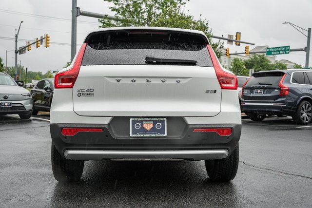 Certified 2025 Volvo XC40 B5 Core w/ Protection Package Premier image 7