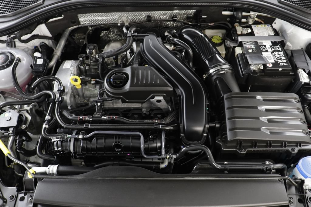 Used 2025 Volkswagen Jetta SE w/ Sunroof Package FWD image 22