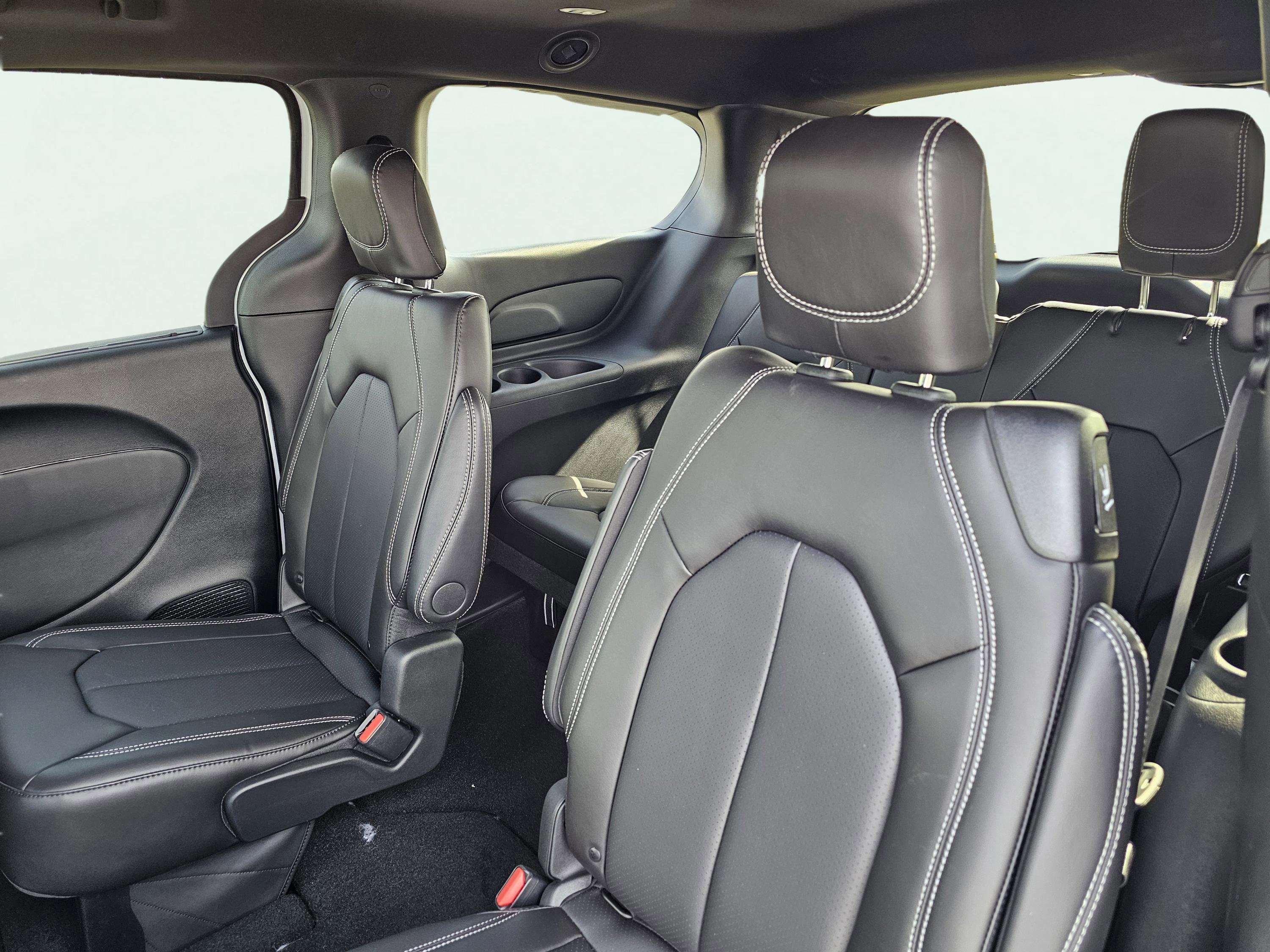 New 2026 Chrysler Pacifica Select image 31