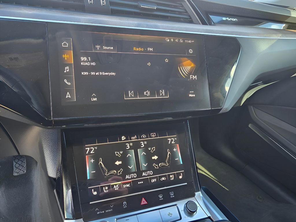 Used 2020 Audi e-tron Premium Plus image 22