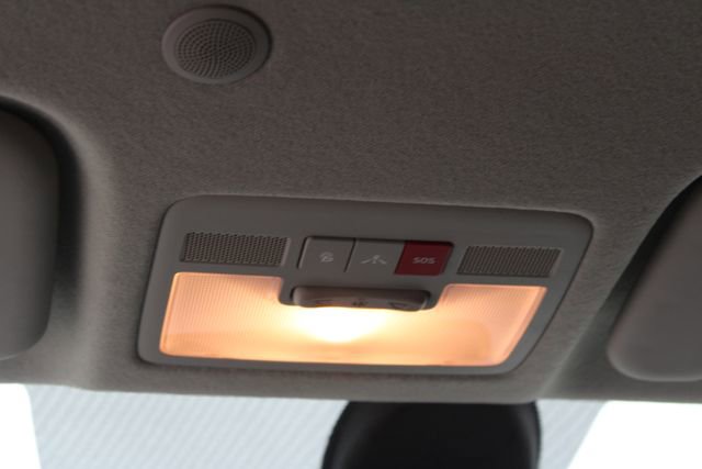 Used 2022 Hyundai Venue Limited image 14