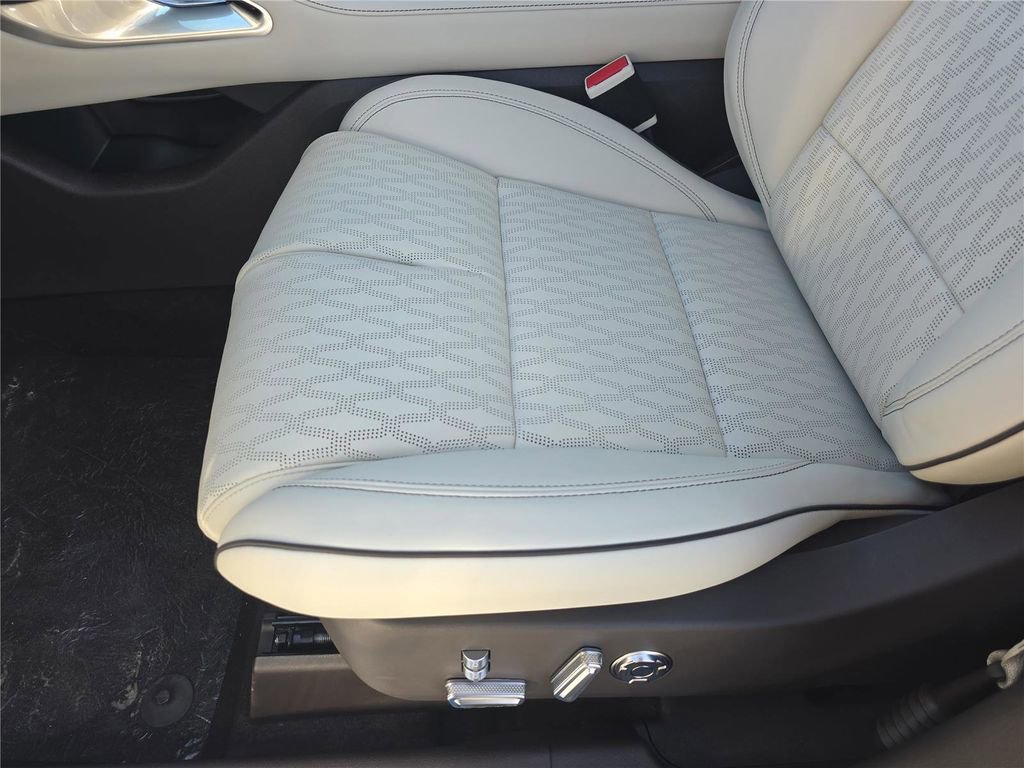 New 2026 Lincoln Nautilus Black Label AWD/4WD image 17