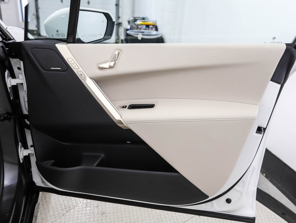 New 2026 BMW iX xDrive60 image 30