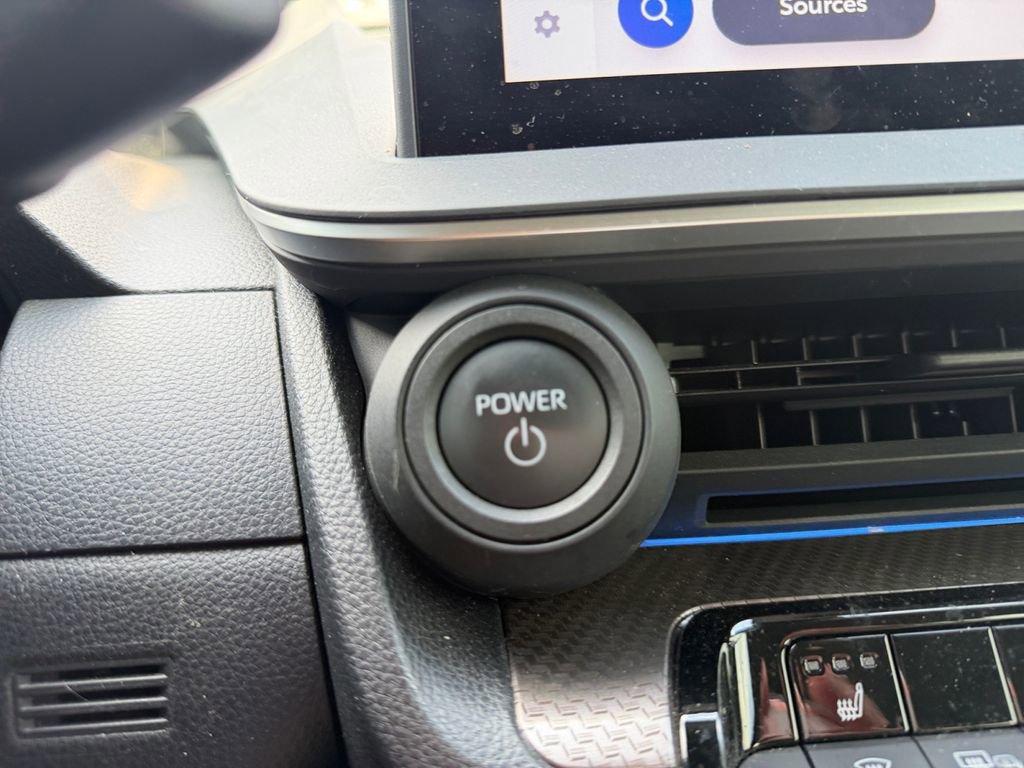 Used 2024 Toyota Prius XLE image 29