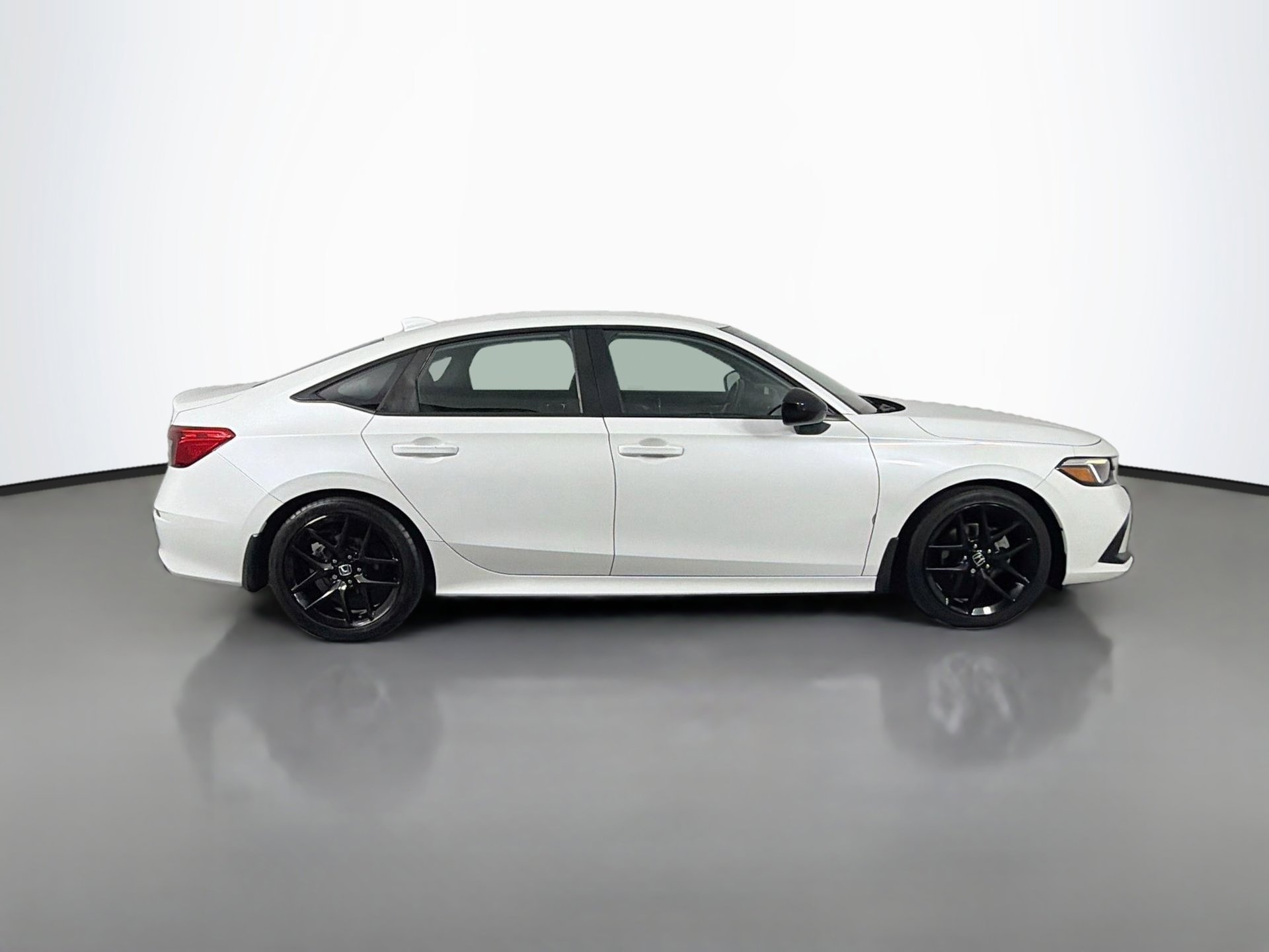 Used 2023 Honda Civic Sport image 2