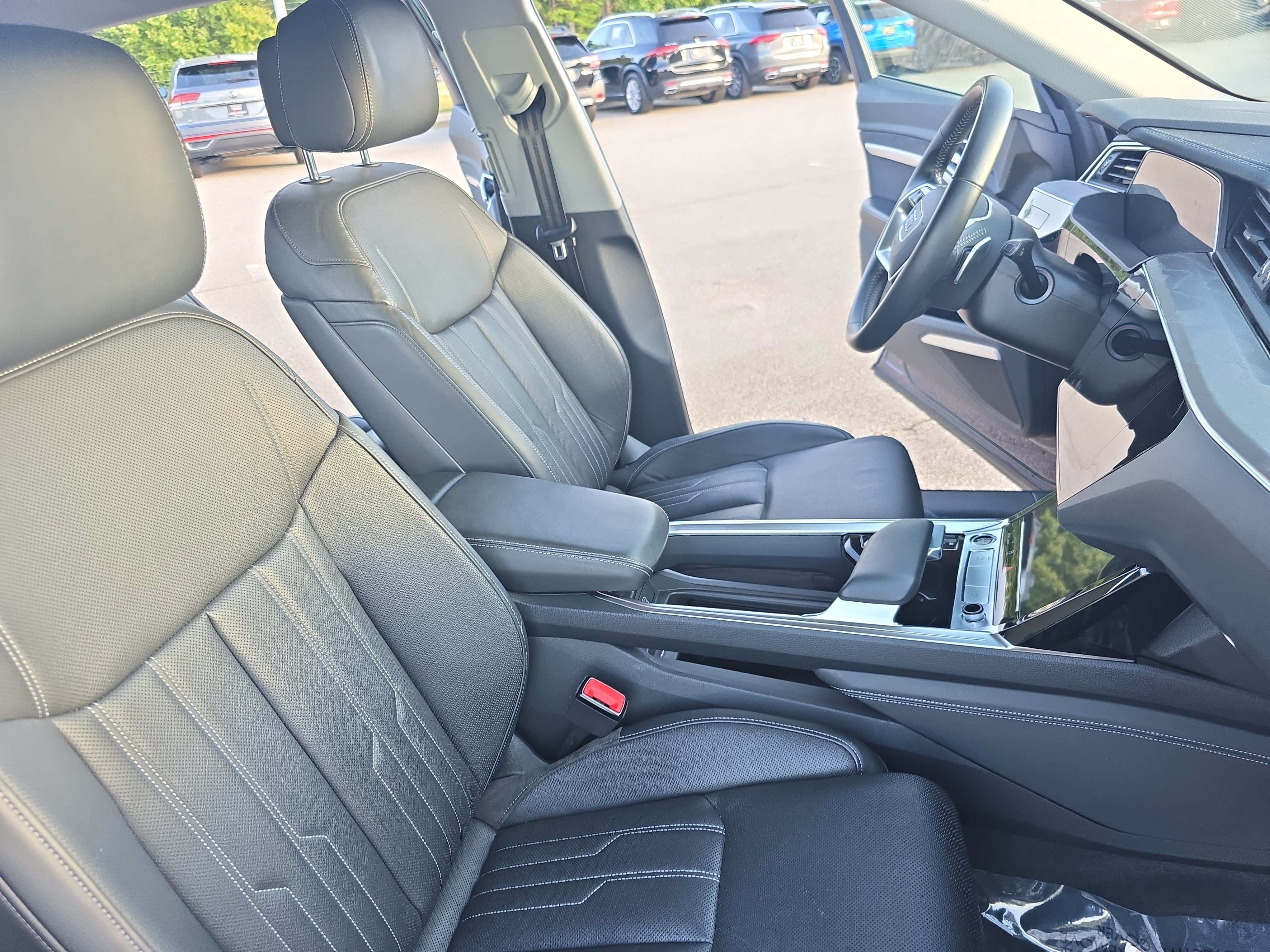 Used 2021 Audi e-tron Prestige w/ Prestige Package AWD/4WD image 10