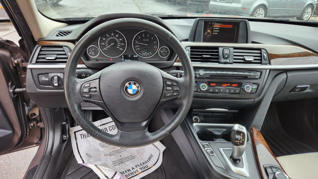 Used 2015 BMW 320i xDrive Sedan image 11