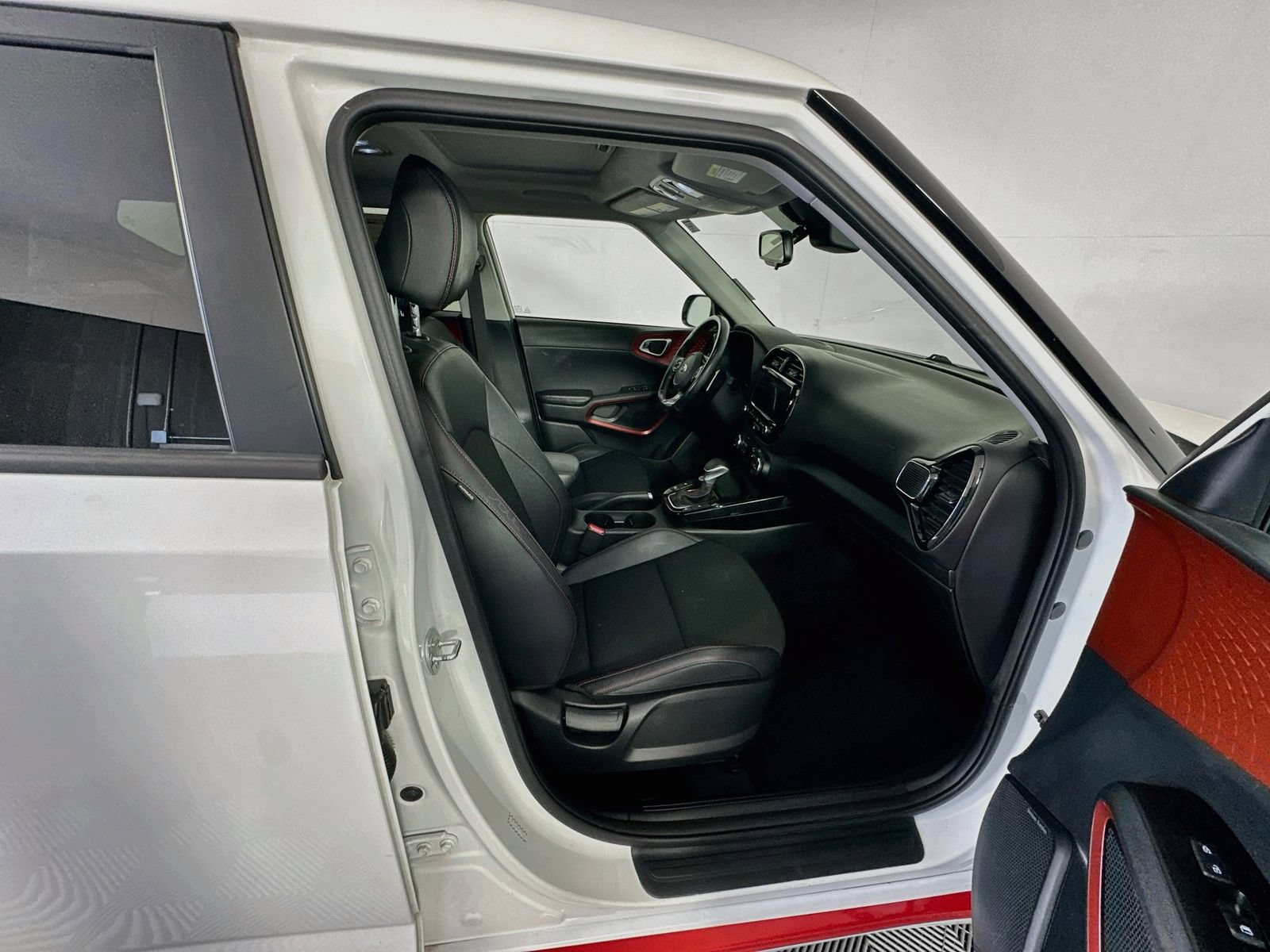Used 2021 Kia Soul Turbo FWD image 29