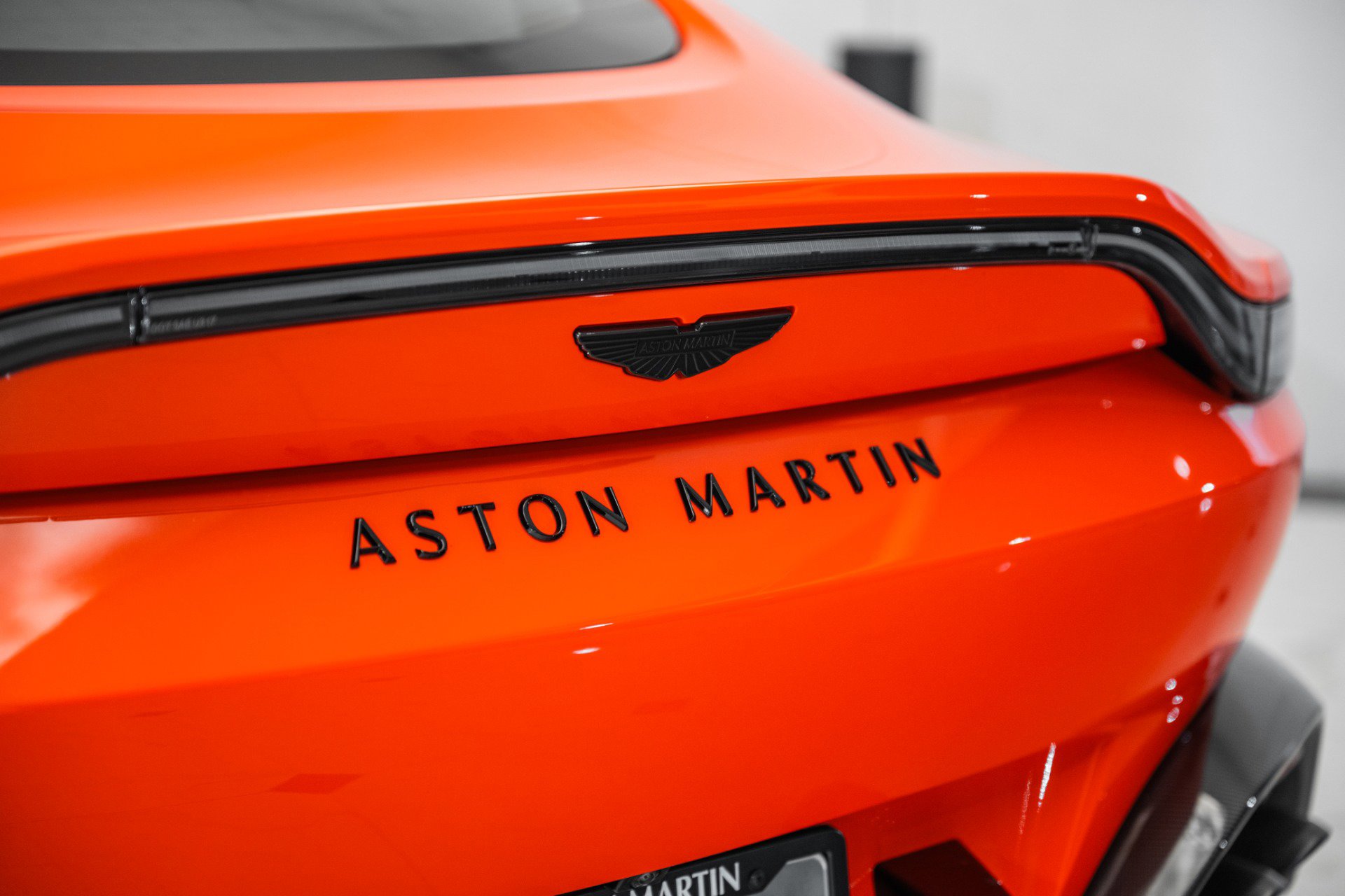 Used 2025 Aston Martin V8 Vantage Coupe image 8