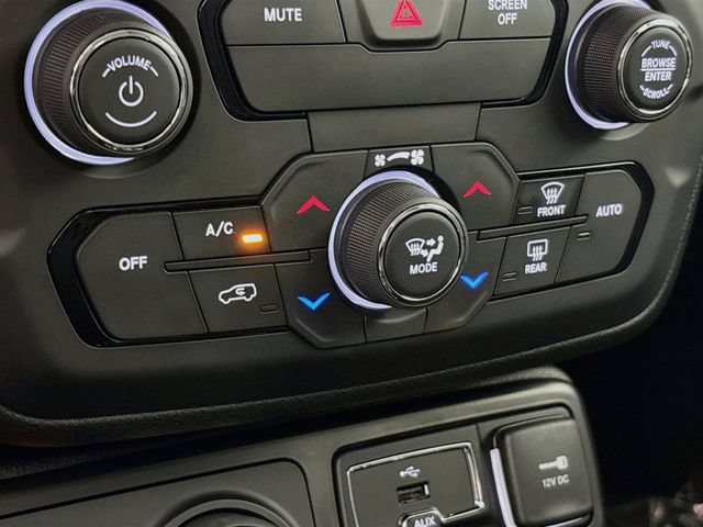Used 2019 Jeep Renegade Altitude w/ Quick Order Package 2XM AWD/4WD image 19