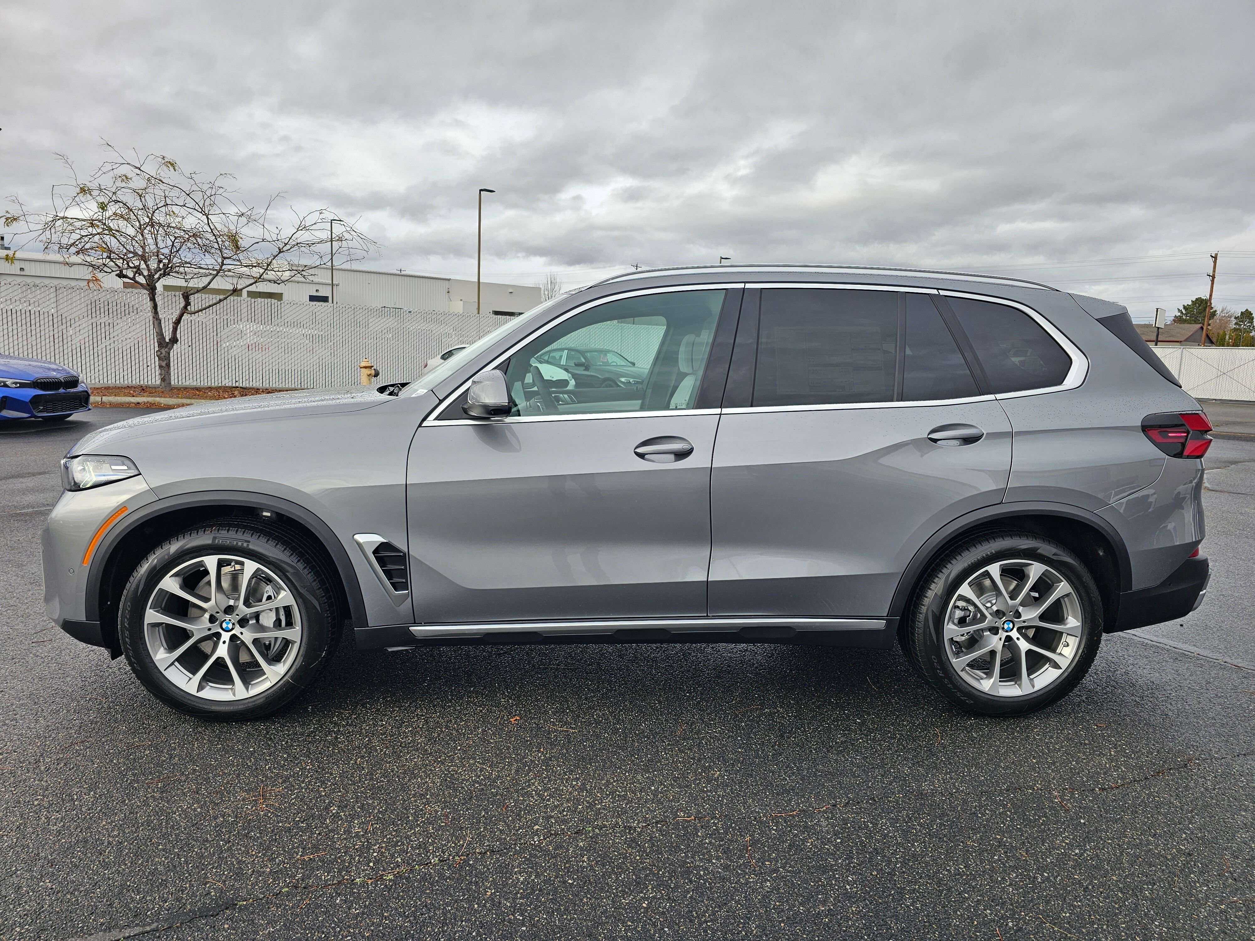 New 2026 BMW X5 xDrive40i w/ Climate Comfort Package image 3
