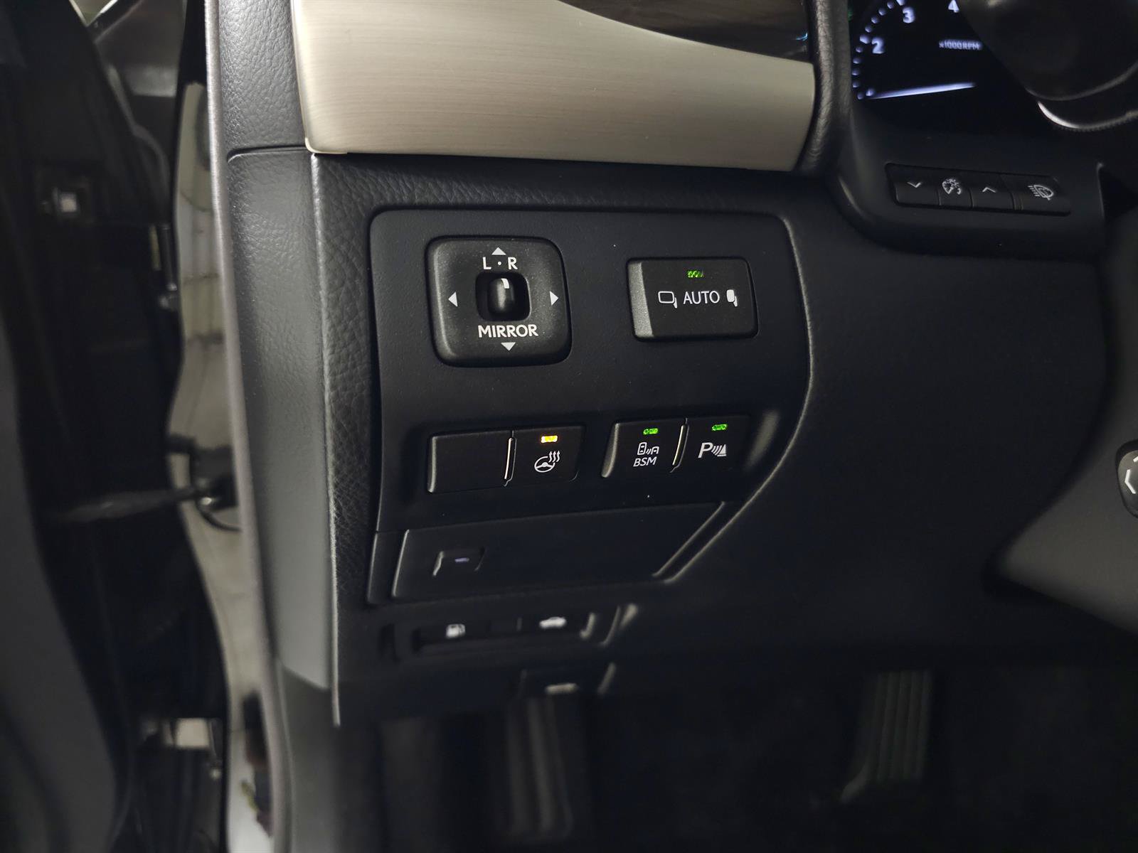 Used 2014 Lexus LS 460 AWD w/ Comfort Package image 15