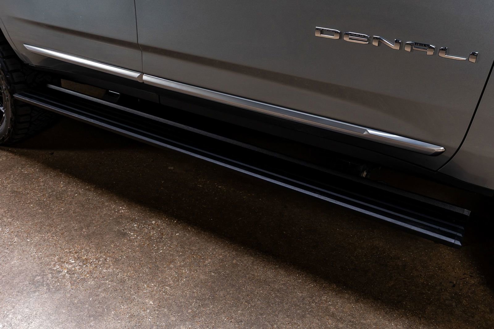 Used 2025 GMC Yukon Denali w/ Denali Reserve Package image 13