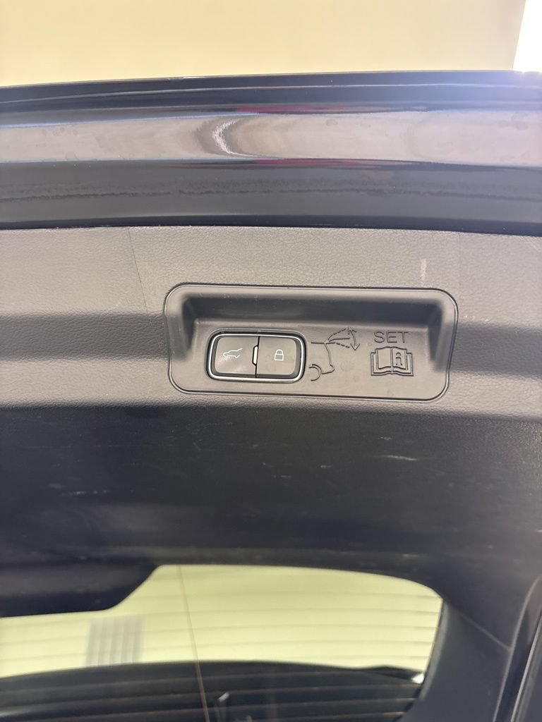 Used 2025 Ford Explorer ST-Line w/ Premium Package AWD/4WD image 18
