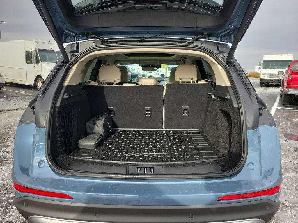 New 2026 Lincoln Corsair Reserve w/ Rear Removable Package Tray AWD/4WD image 10