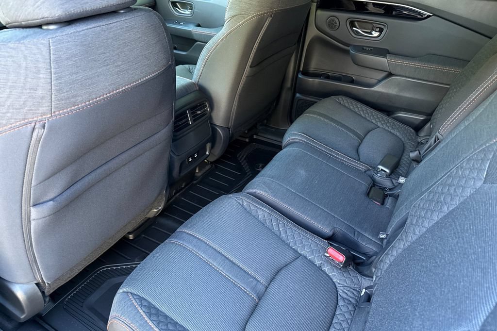 New 2026 Honda Pilot Sport image 16
