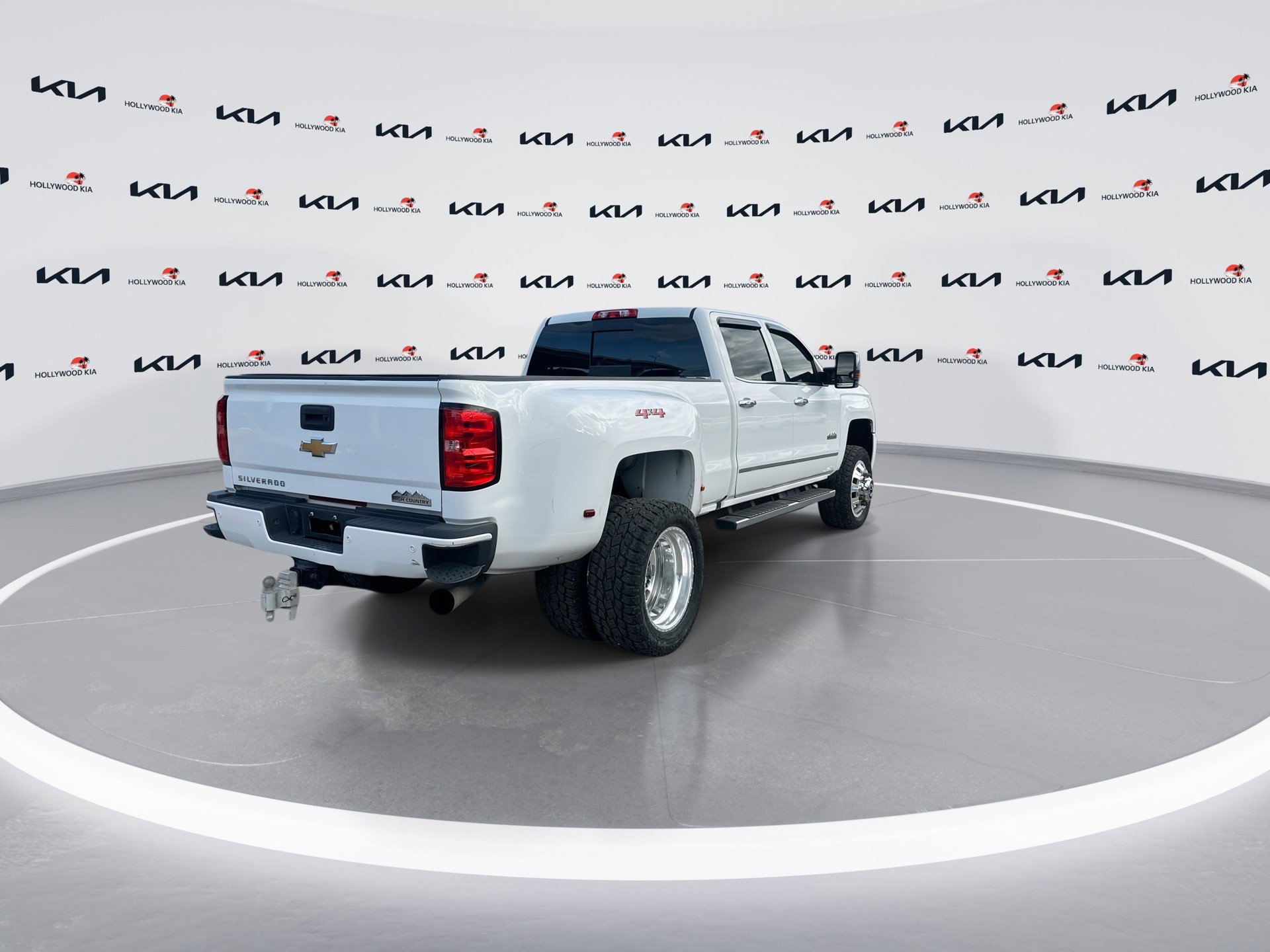 Used 2019 Chevrolet Silverado 3500 High Country w/ Duramax Plus Package image 8