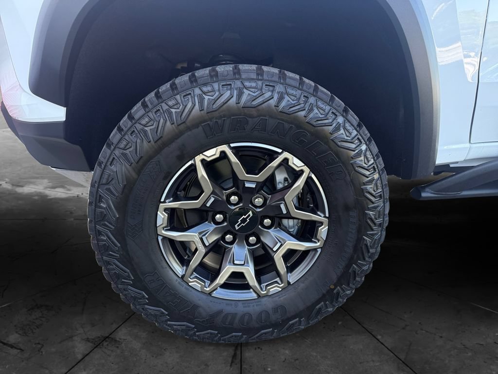 New 2026 Chevrolet Colorado ZR2 w/ Technology Package AWD/4WD image 14