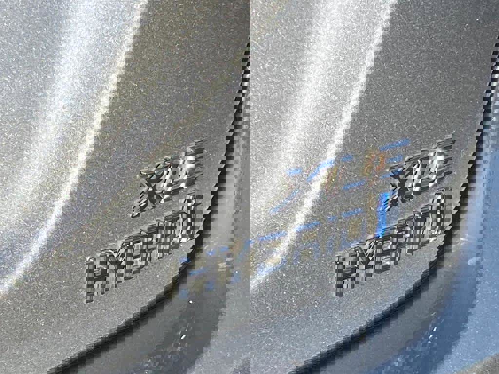 Used 2020 Toyota Camry XLE image 6